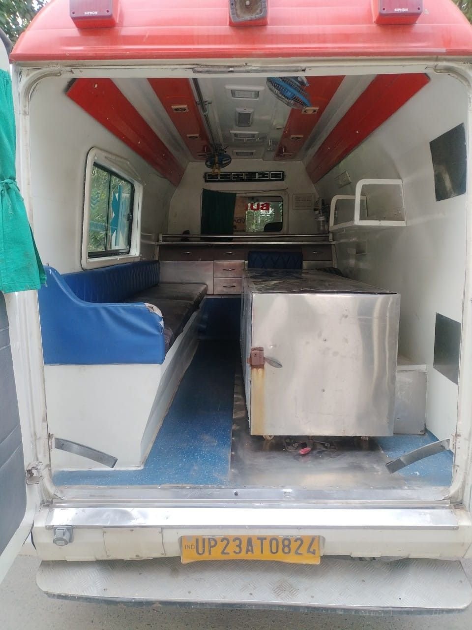 Dead body freezer box transport vehicle